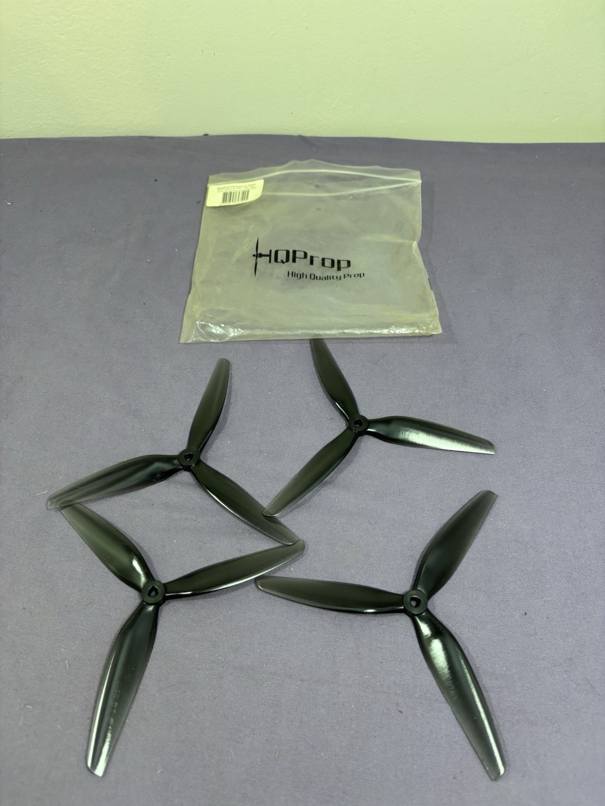 QPROP DP7X4X3GR-PC-POPO 7x4x3 Set Of 4 Drone Propeller Blades Light Grey