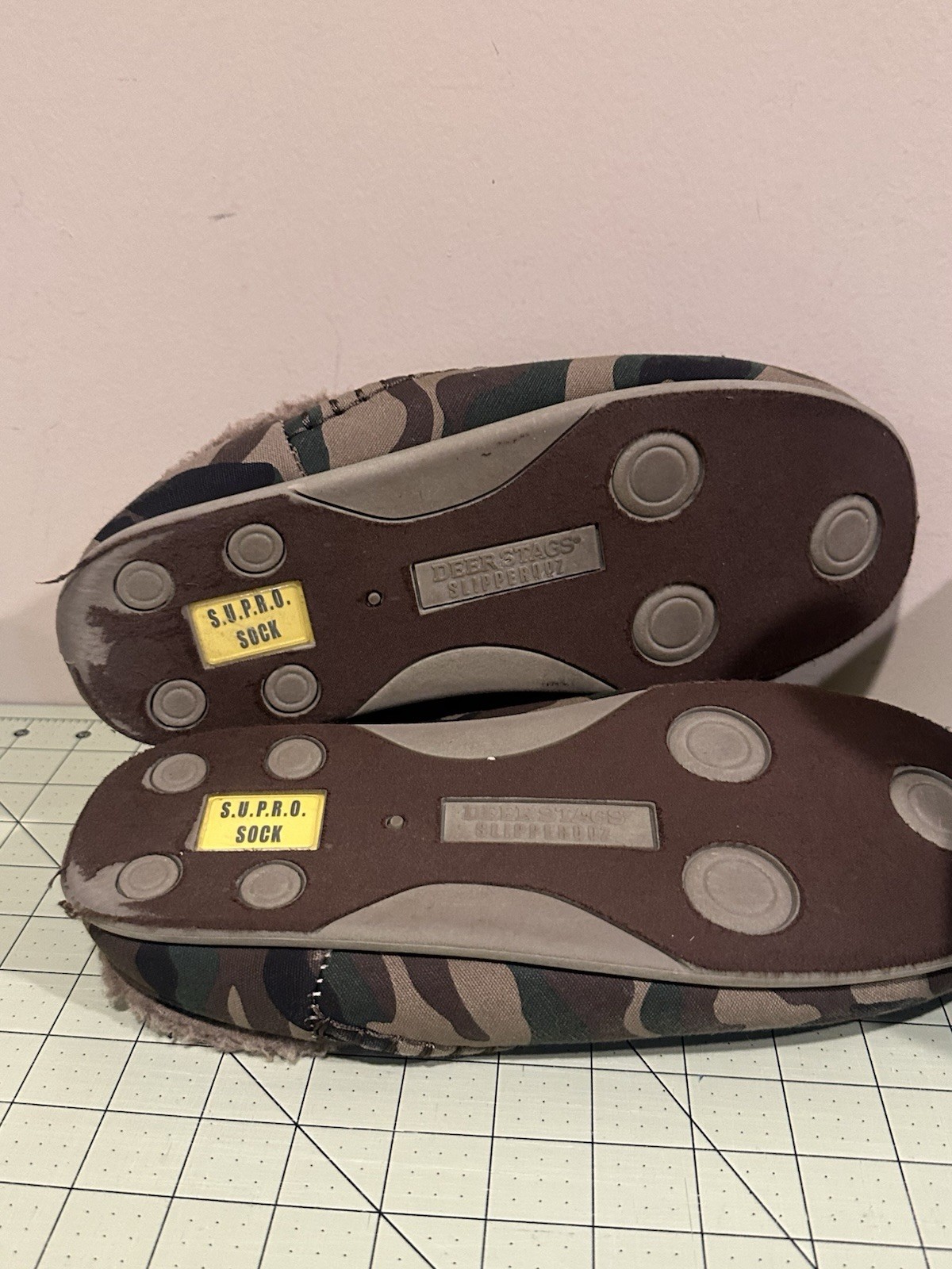deer stags slipperooz Size 9.5
