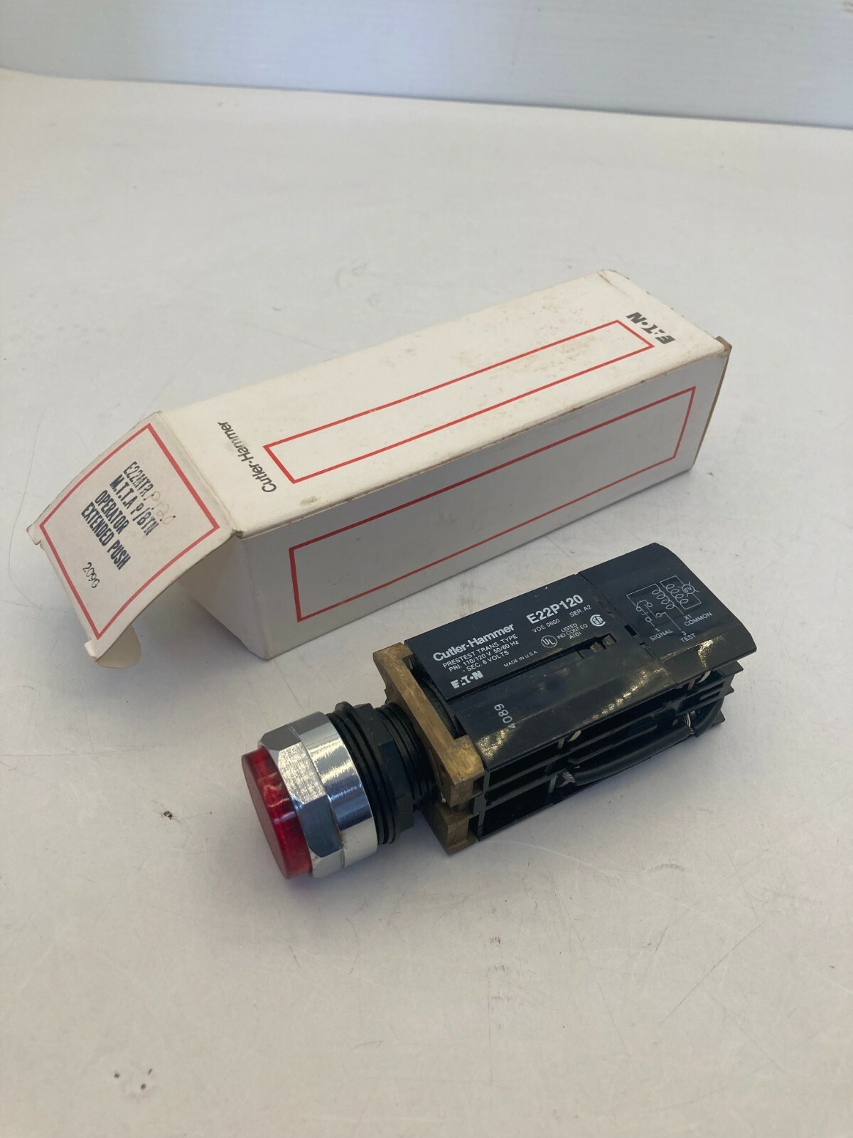 CUTLER HAMMER E22P120 PUSHBUTTON ILLUMINATED RED TRANSFORMER NIB