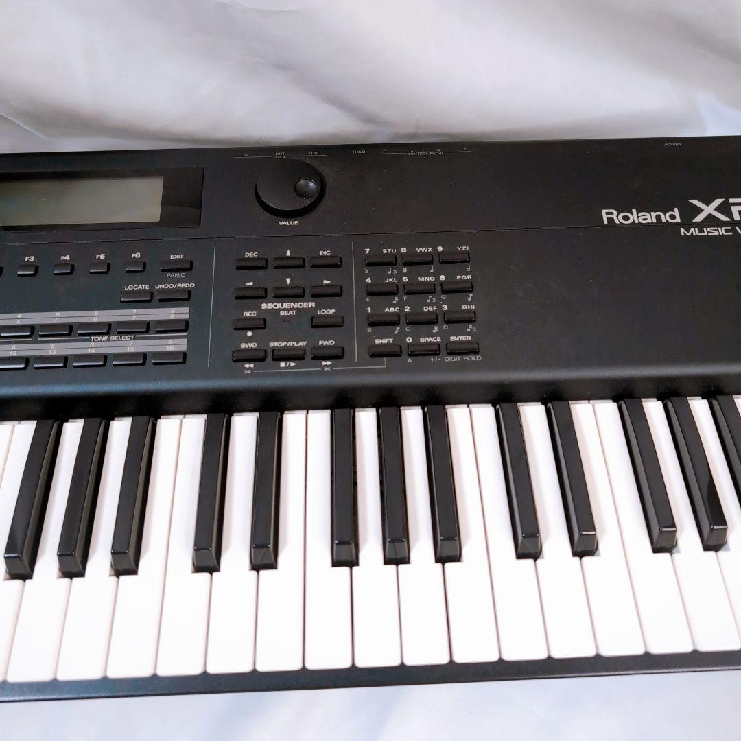 Roland XP-80 Synthesizer Keyboard