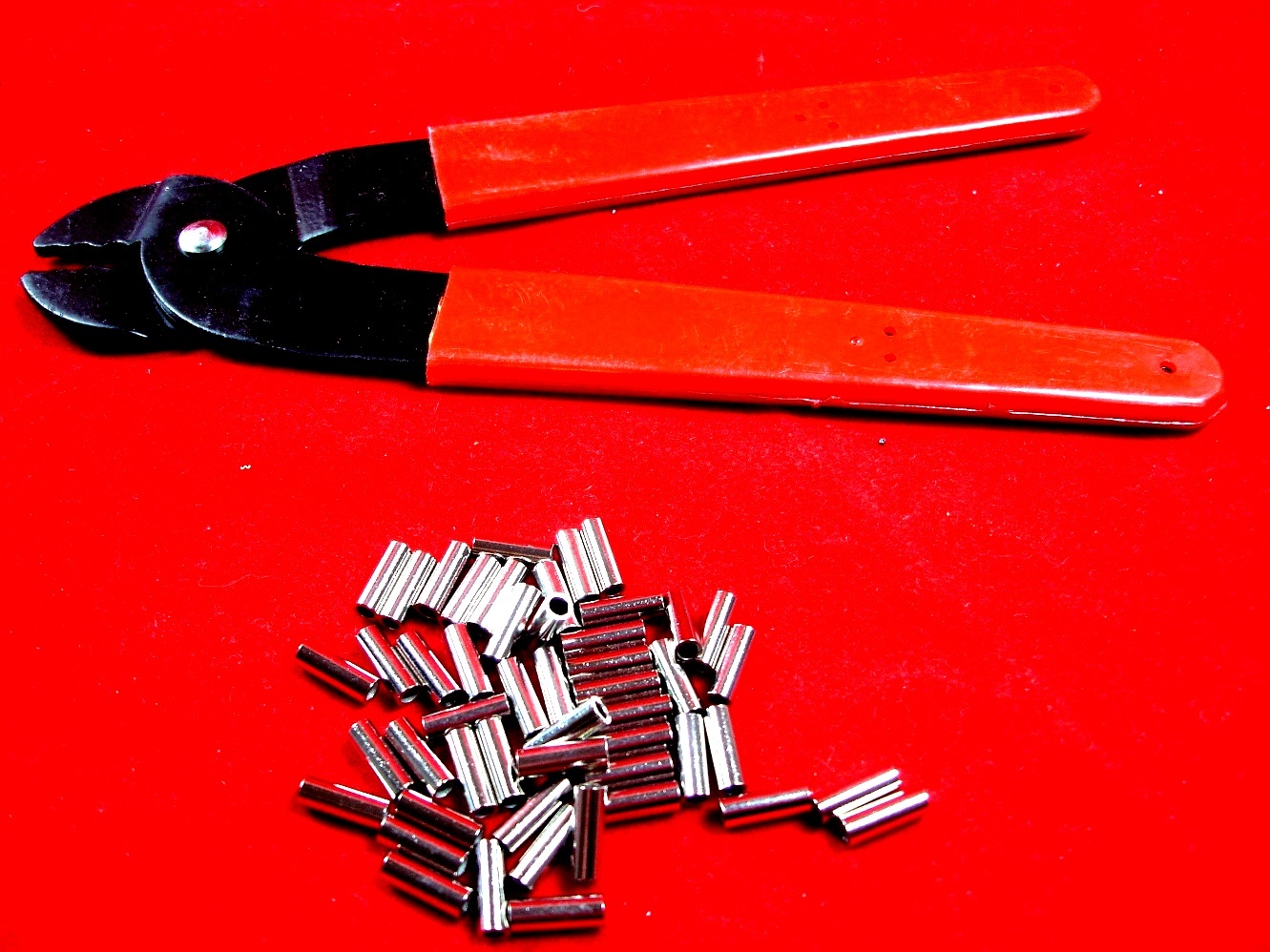 Fishing Crimping Tool & 50 1.8 Crimps for Sea Rig / Trace / Lure / Hook Making