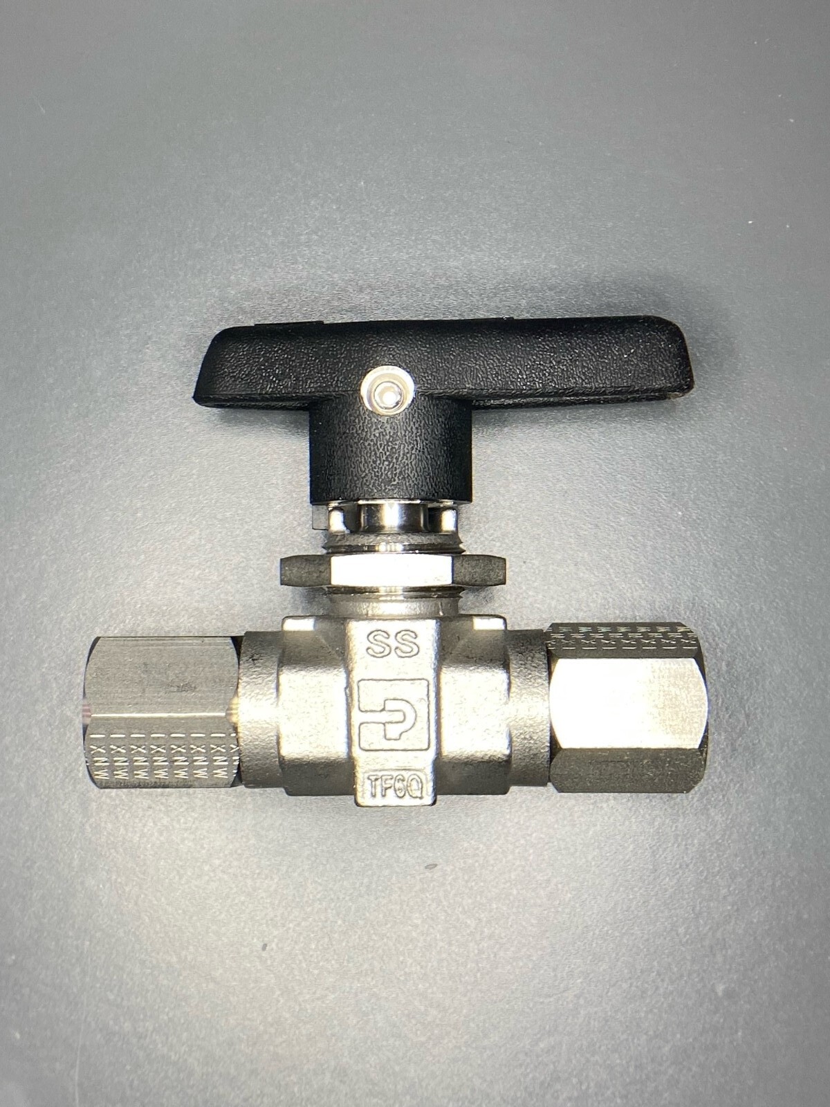 Parker Stainless Steel FPT Valves 1/4" Quarter Turn Ball Valve 4F-B6LJ2-SSP