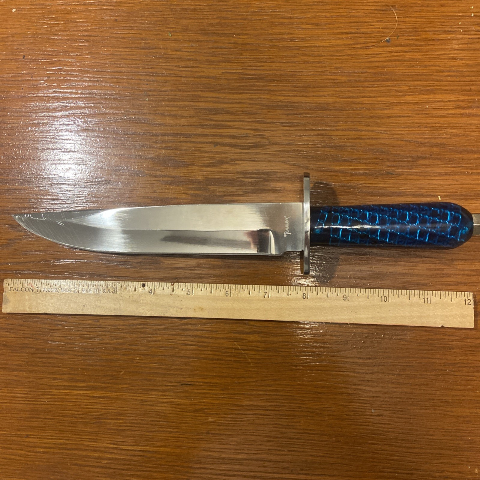 Wild Cage Bowie Knife