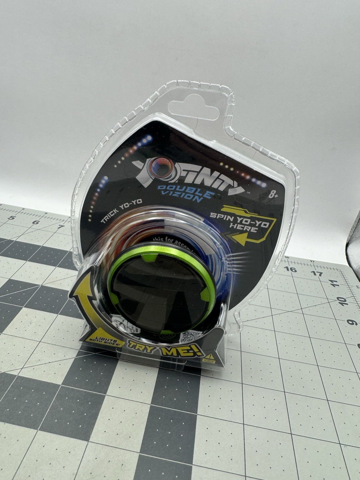 yofinity Green double vizion trick yo-yo light up infinity mirror new ages 8+NOS