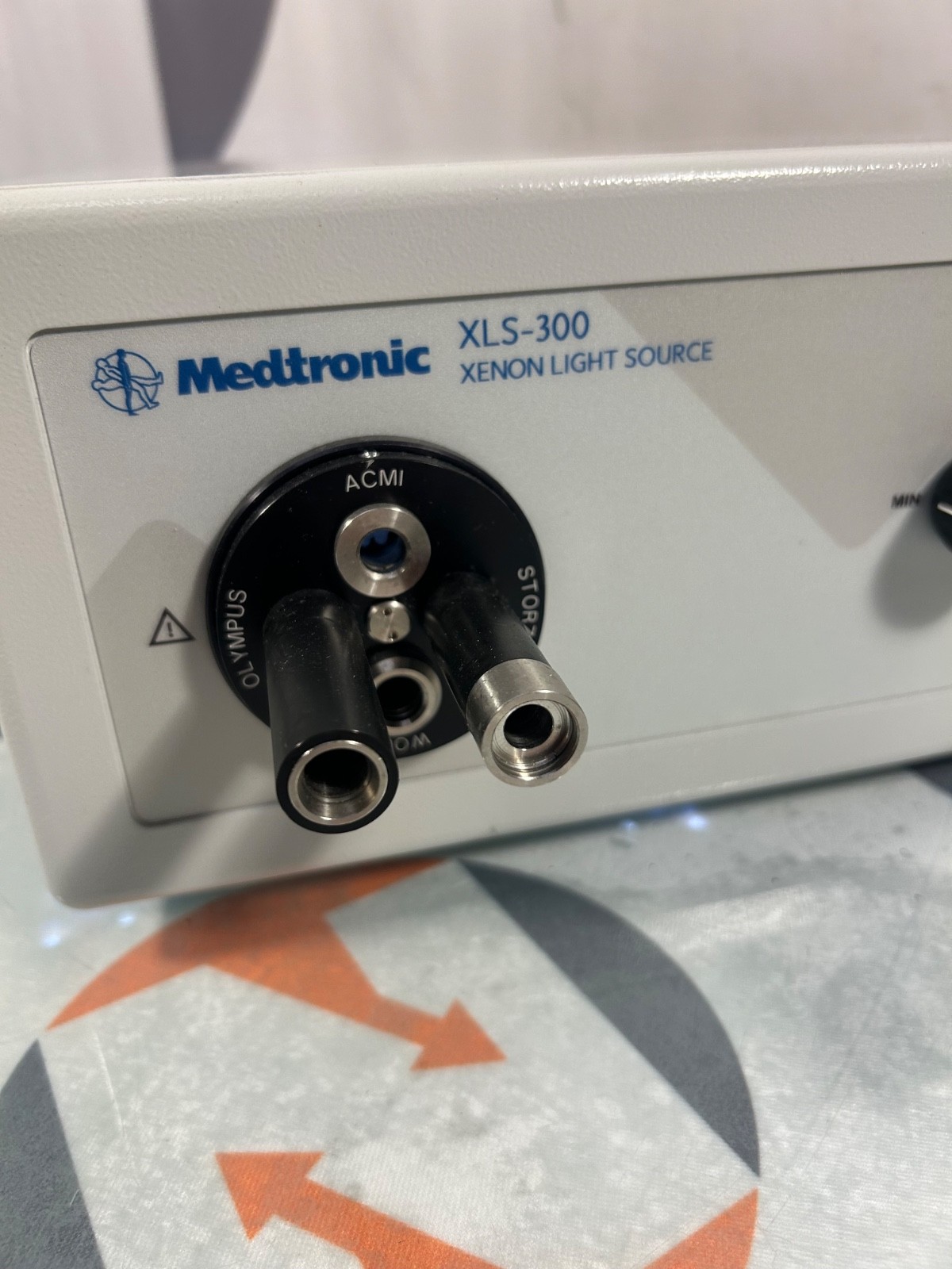 SunOptic XLS-300 Light Source Only 3.2 hours of use!