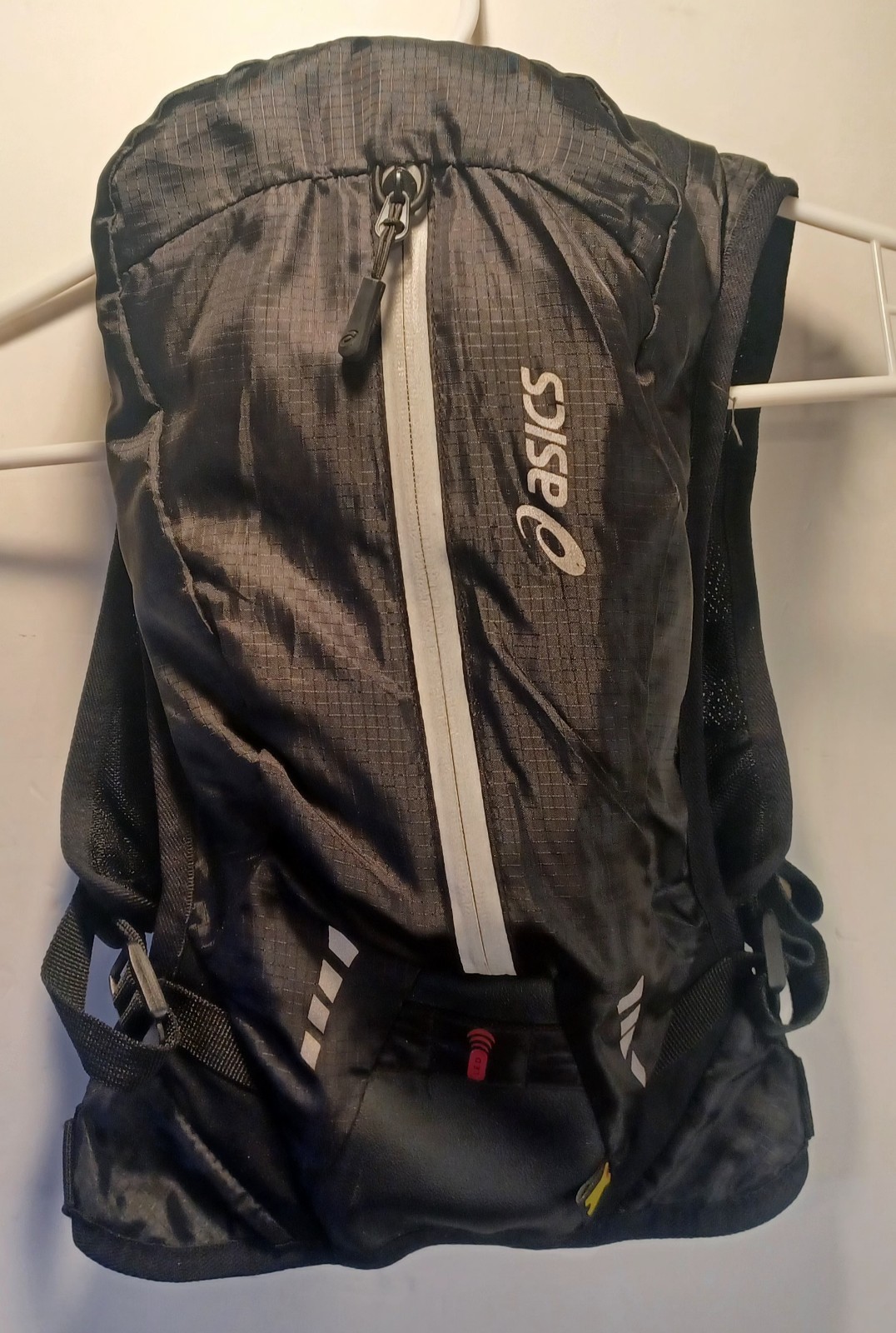asics ~ Run/Jogging Hike Hydration Backpack Performance 1.5Liter ~ NWOT      ‐J