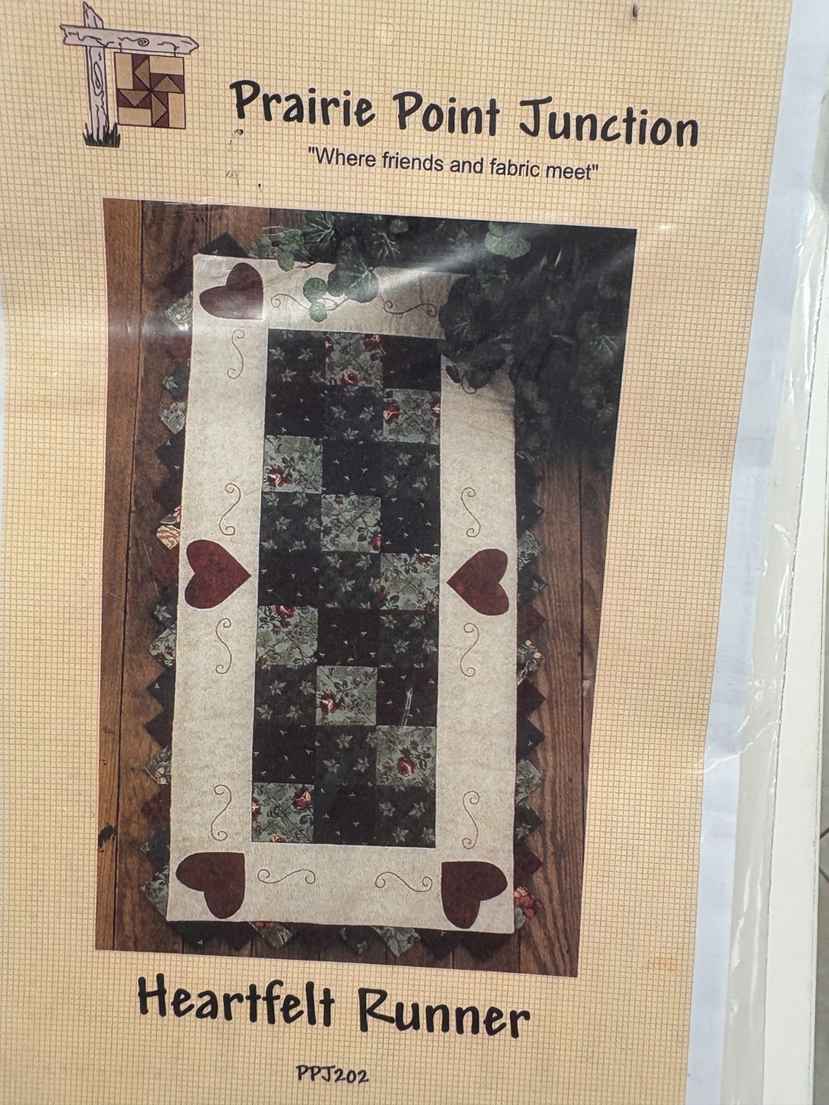 HEARTFELT RUNNER quilt pattern, 20x37", piecing & Applique by Prairie Point Junc