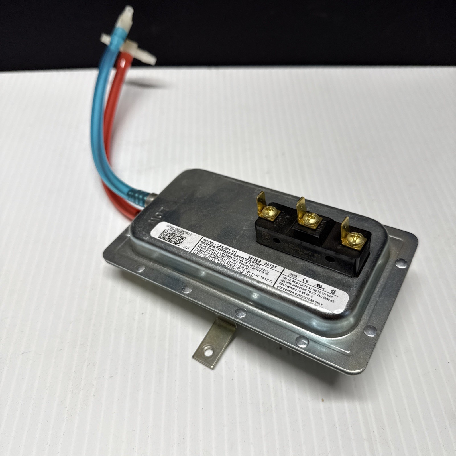 UNICONTROL INC DFS-301-112 / DFS301112 - Cleveland Controls New Open Box