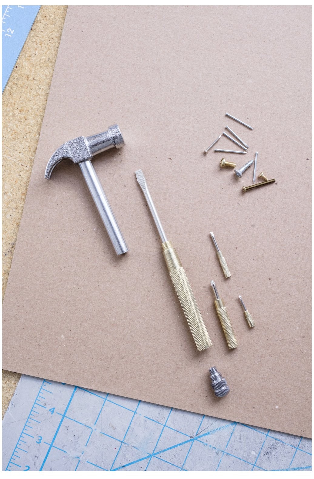 Multi Tool Handy Hammer with 6in1 Screwdriver Set Household Tool Kit