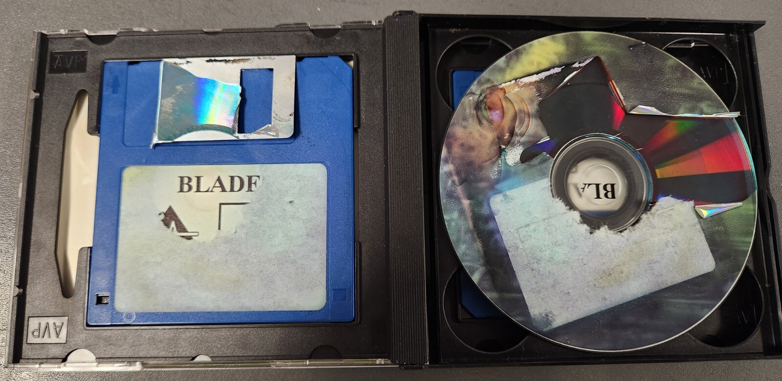 Vintage 1997 Commodore Amiga CD & 4 Floppy Disk Alive Medisoft Limited RARE