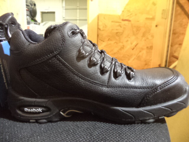 Reebok Women's Tiahawk 4" Black