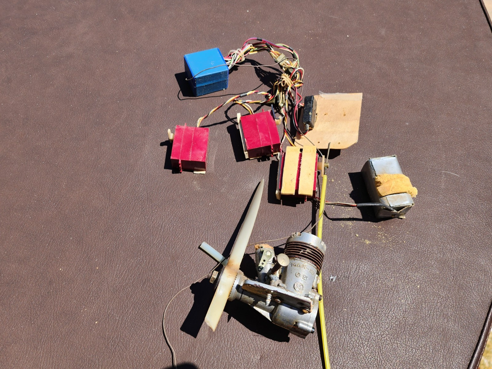 1970s Max III O.S. 35 Japan Glow Engine with vintage RC Servos lot