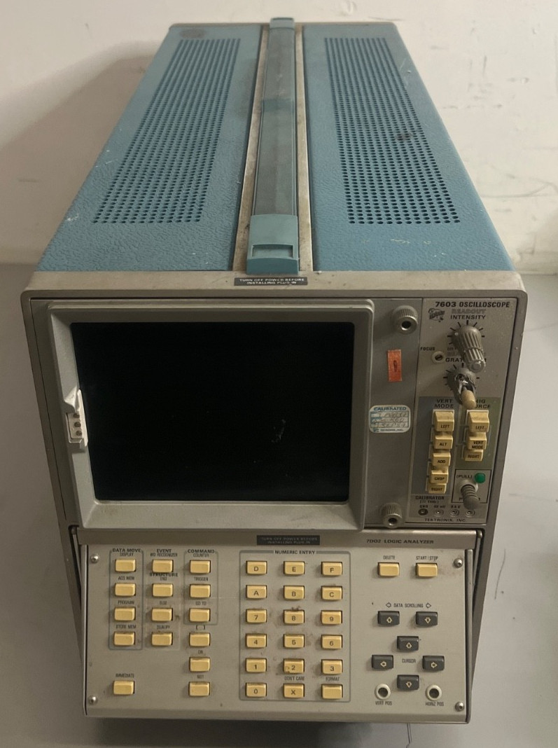 Tektronix 7603 Oscilloscope Mainframe w/ 7D02 Logic Analyzer Module