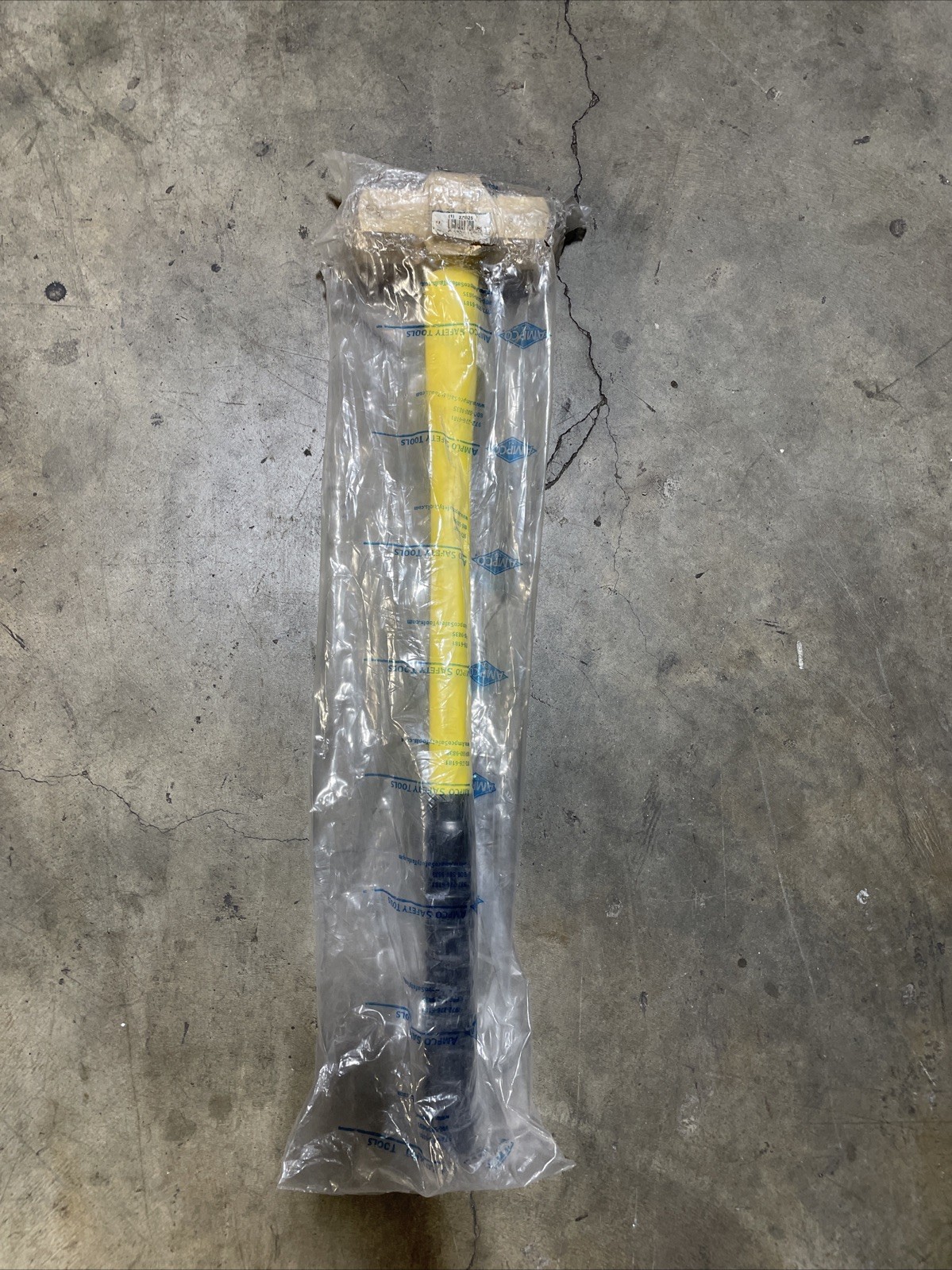 AMPCO H-73FG Nonsparking Sledge,16 lb,33",Fiberglass 2ZB25