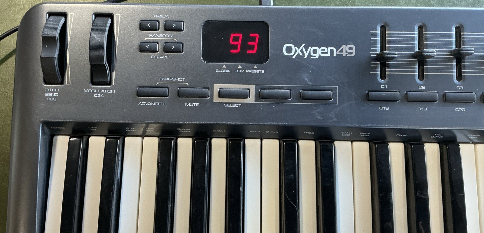 EUC M-Audio Oxygen 49 (3rd Gen) Electronic Midi Keyboard Tested