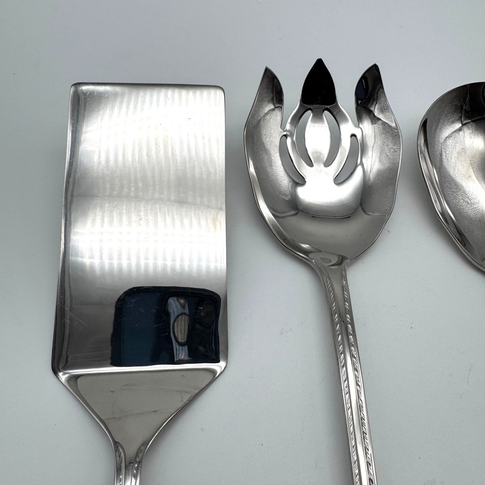 4 Reed & Barton Tradition Tanglewood Pierced Serving Spoon Shell Lasagna Server
