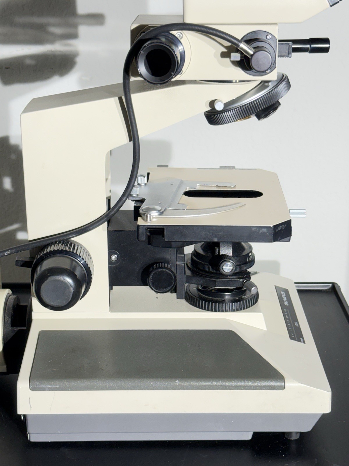 Olympus BH-2 BHS Microscope Trinocular w/ Olympus DP10 Digital Microscope Camera