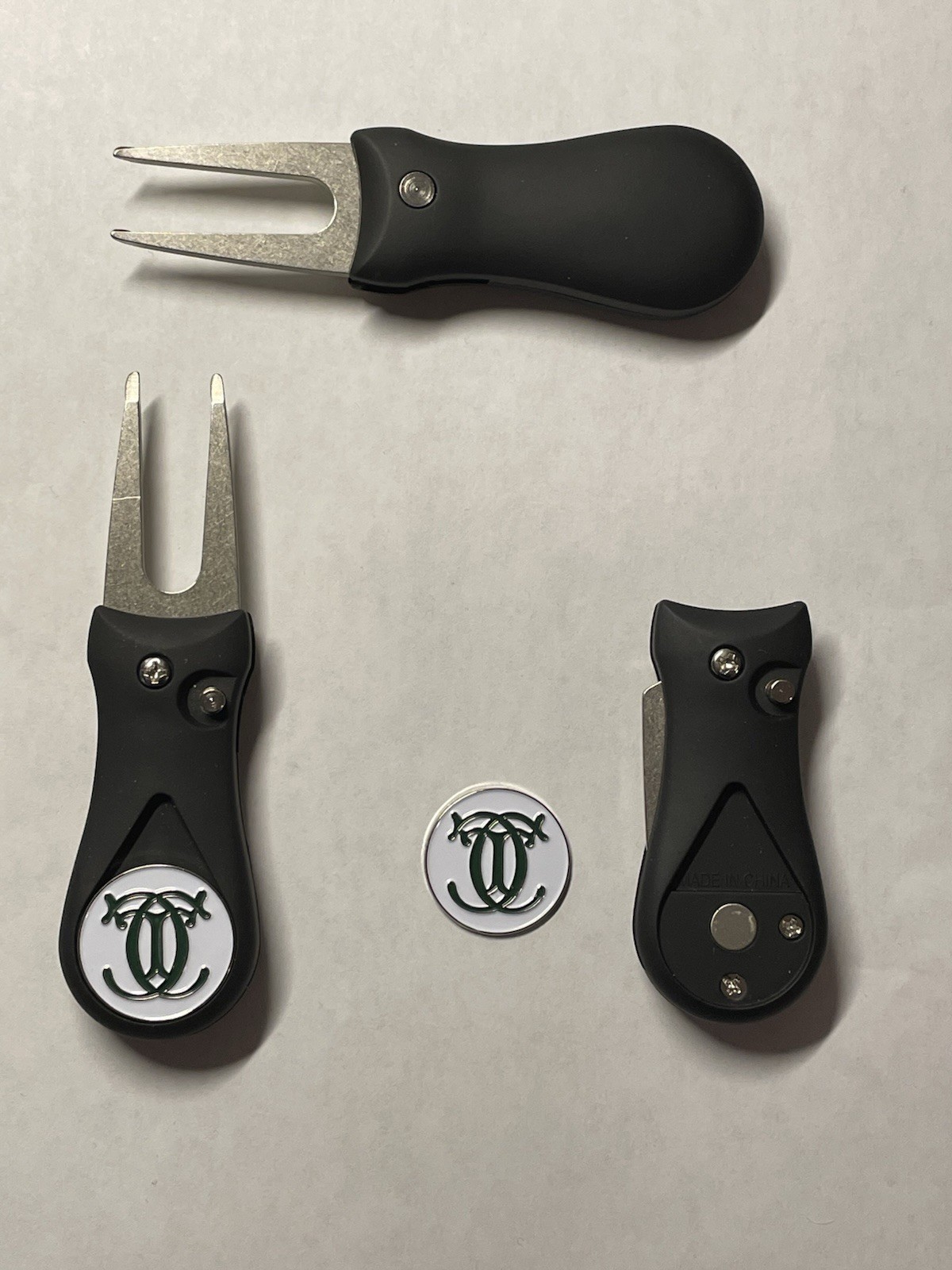 (1) The Country Club 1" Coin Style Golf Marker & (1)  Switchblade Divot Tool
