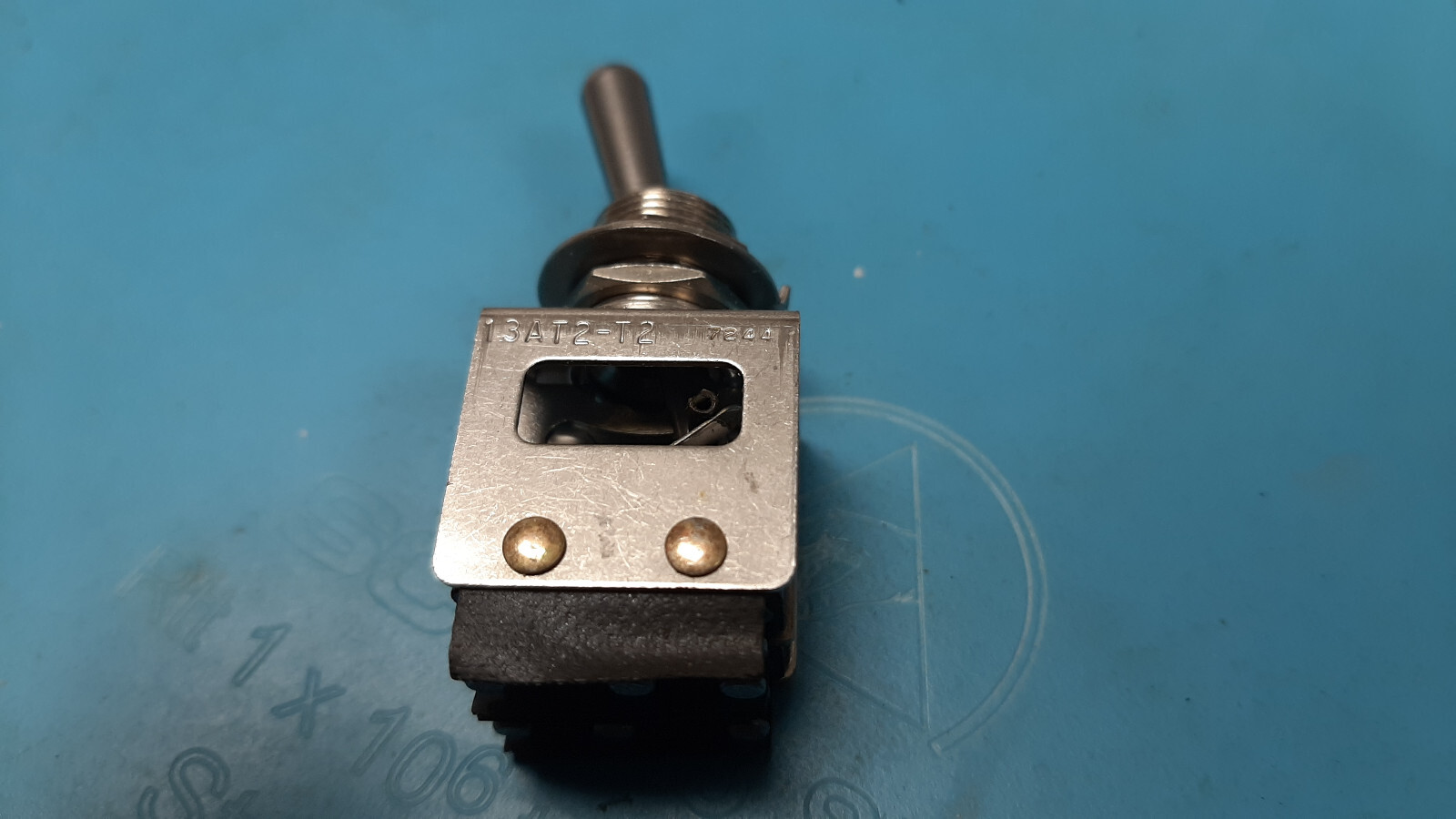 13AT2-T2 MICRO SWITCH / HONEYWELL TOGGLE SWITCH 5AMP 125VAC SEALED