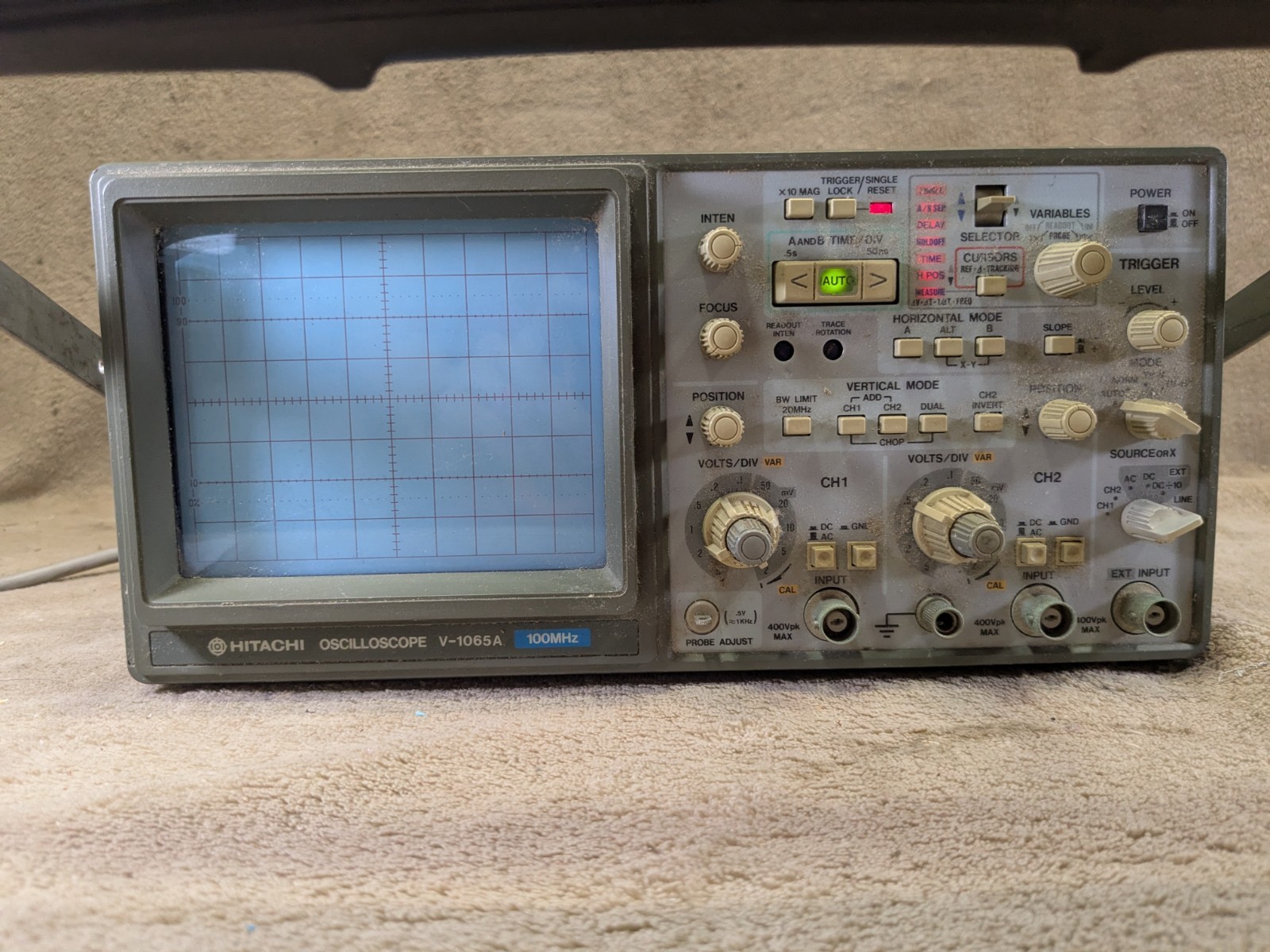 Hitachi V-1065A Analog Benchtop Oscilloscope 2-Channel 100MHz - TURNS ON