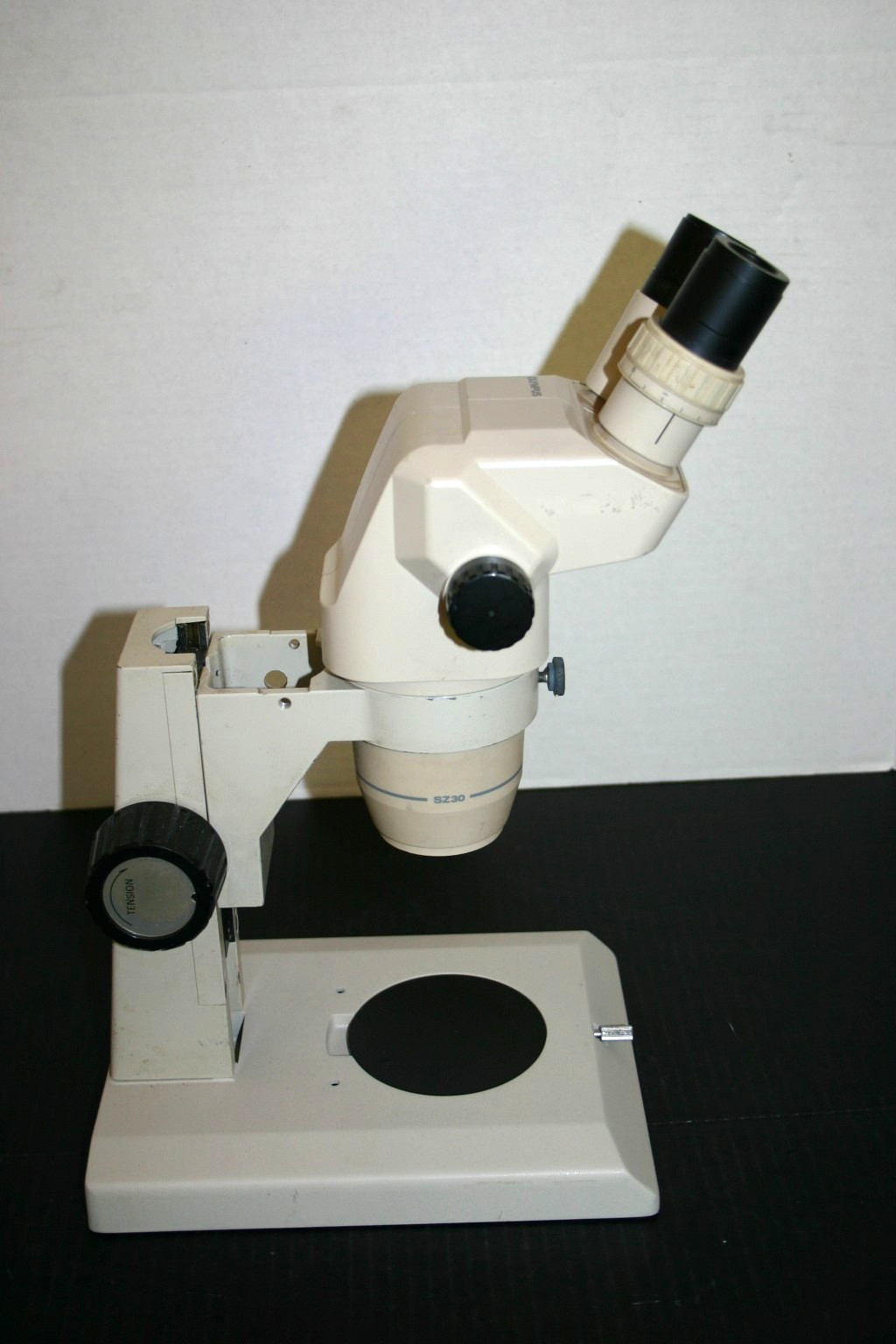 Olympus SZ-30 Stereozoom Microscope 9-40X on Nikon Desktop Nice