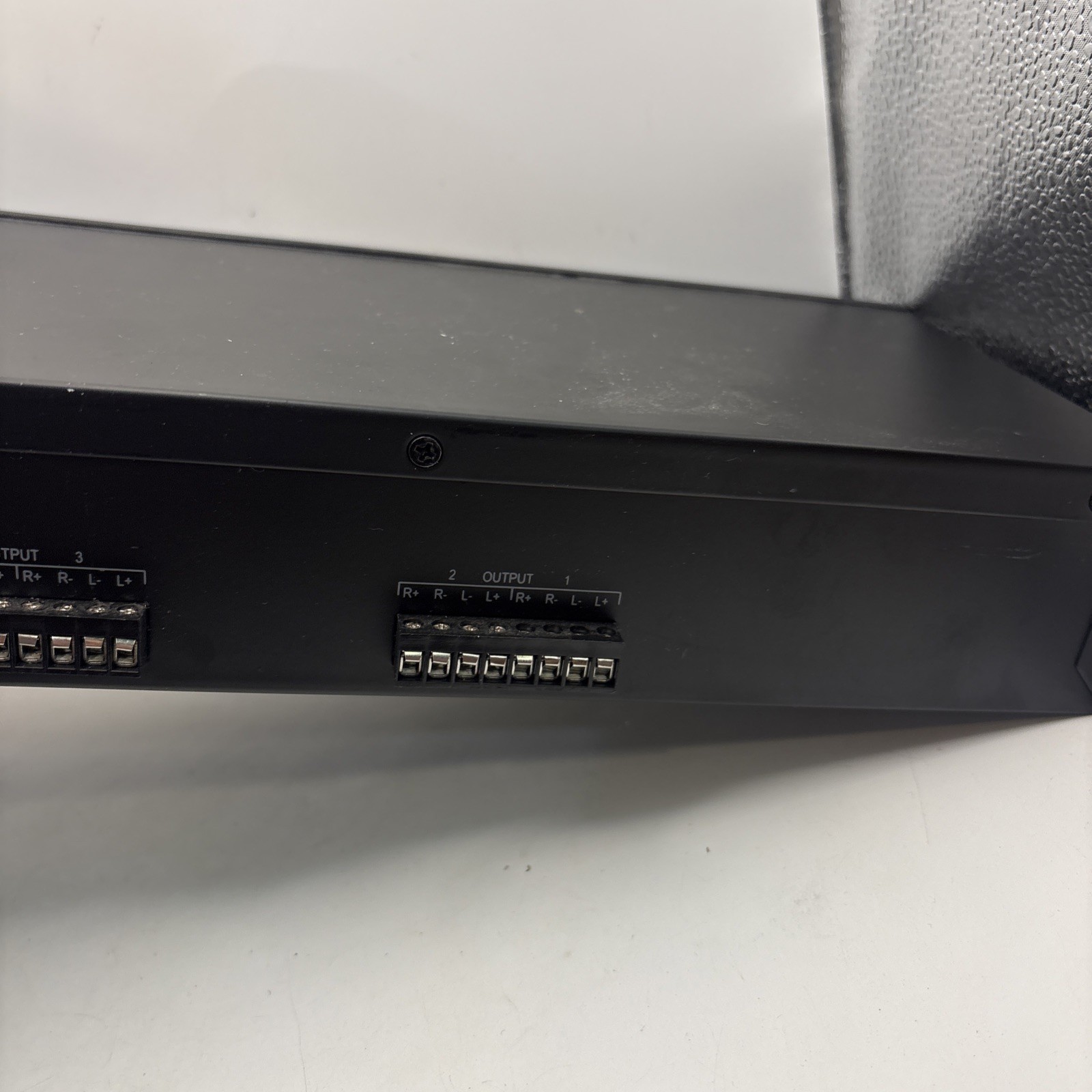 Monoprice MSV-4 Dual Source 4-Channel A/B Speaker Selector with Volume Control