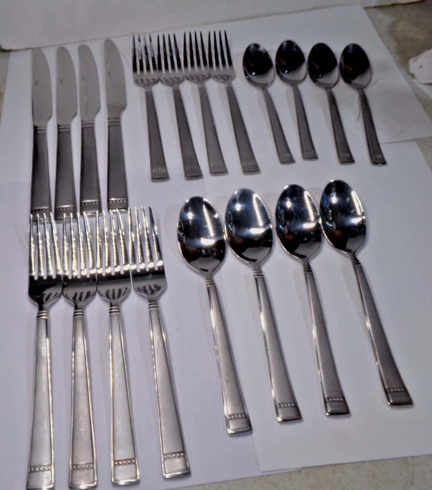 Towle Camridge JENNA MIRROR Stainless Flatware - 4 place settings 20pcs NICE!