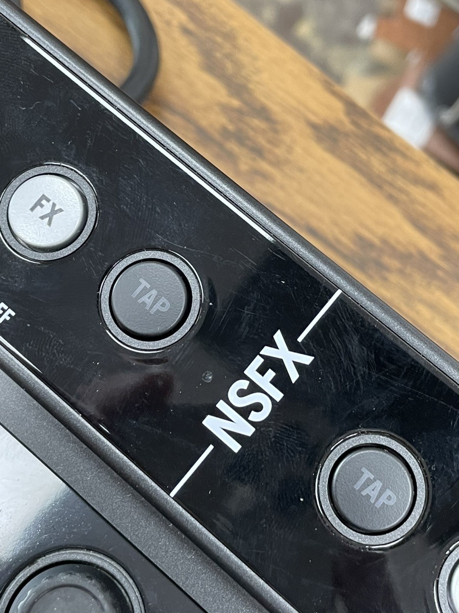 NUMARK NS7 DJ CONTROLLER (EZ2006242)