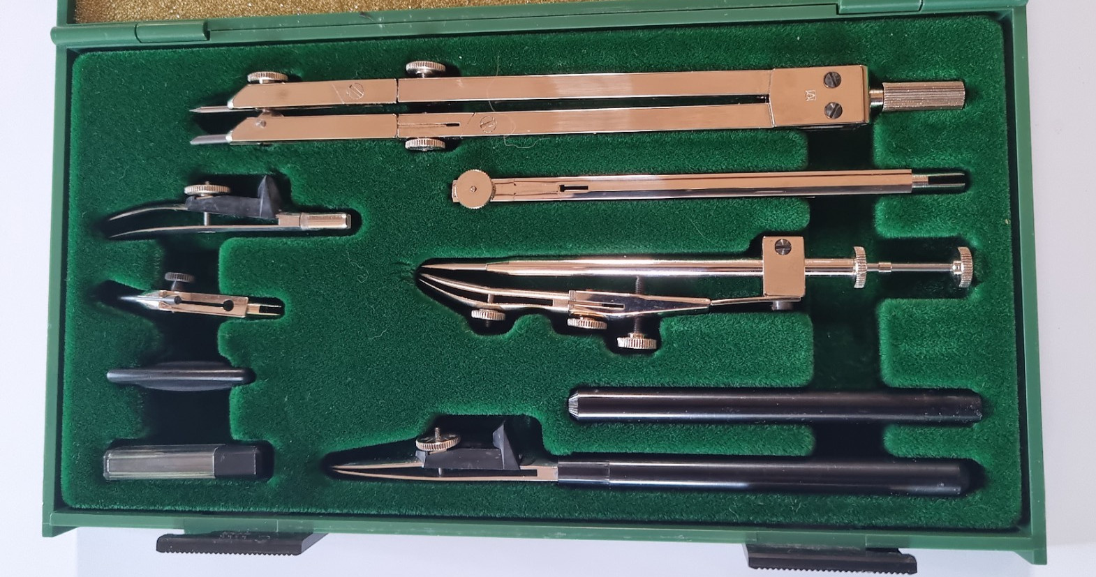 Boxed Set of Drawing Instruments Good Condition Modern Design