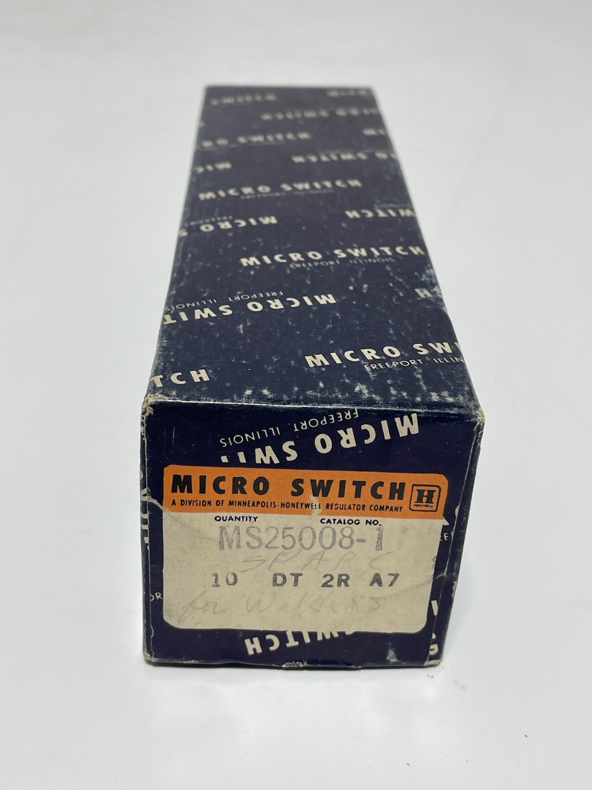 Microswitch MS25008-1 (DT-2R-A7) Landing Gear Limit Switch with Connector