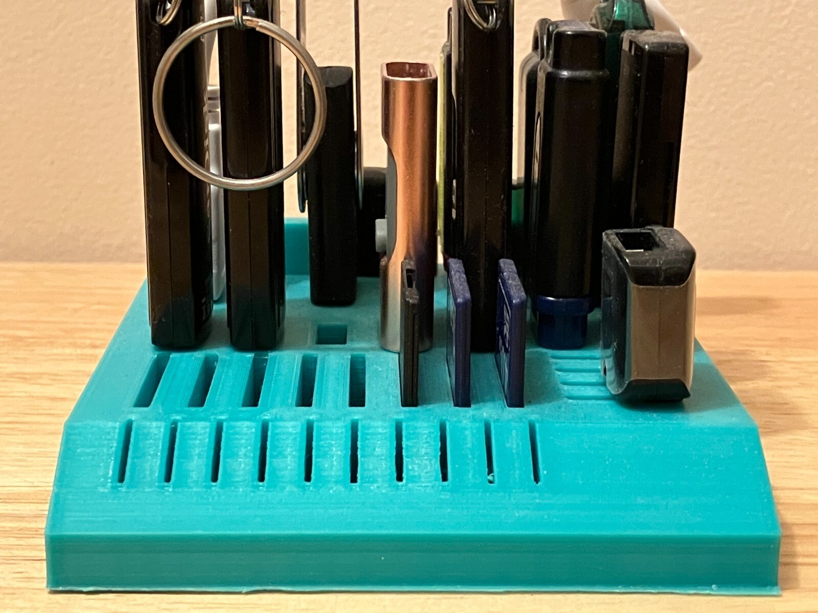 New 3D Printed Meta Green USB, USB-C, SD, MicroSD Holder