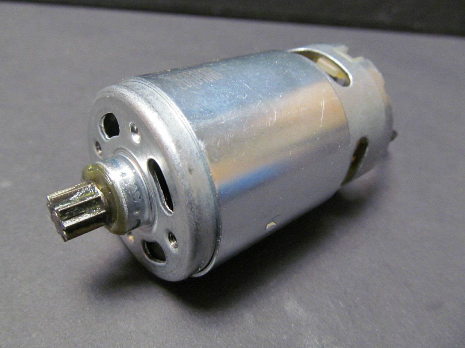 C RS 550PH-18V Brushed Electric motor w/ 9T-Gear for RC toys/hobby/Drills