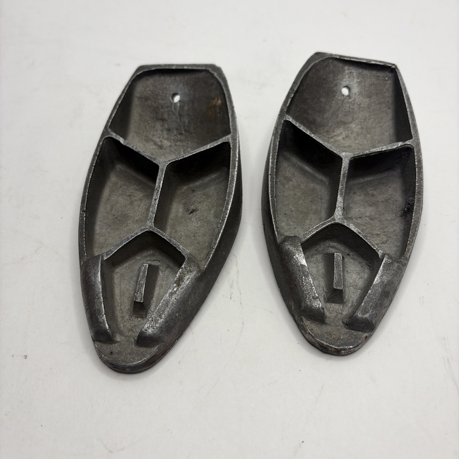 Antique Aluminum Lasts Matched Pair R&L Karon 10 B 402 Rare