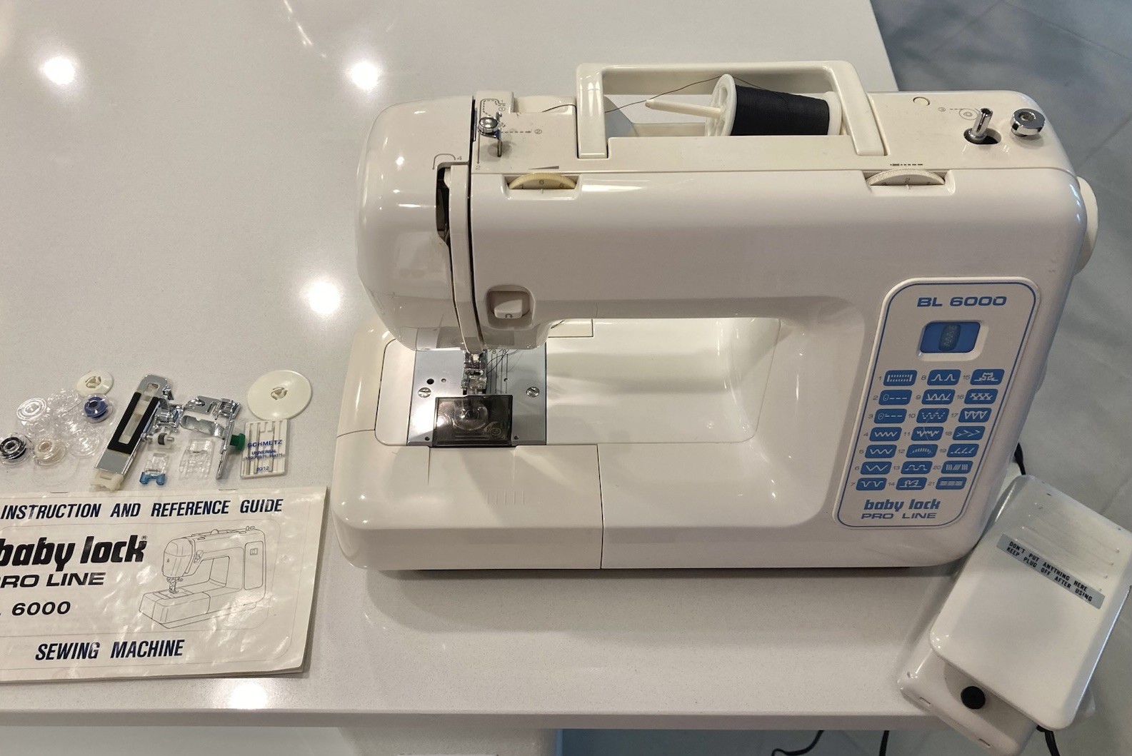 BABY LOCK PRO LINE BL-6000 SEWING MACHINE Excellent Condition