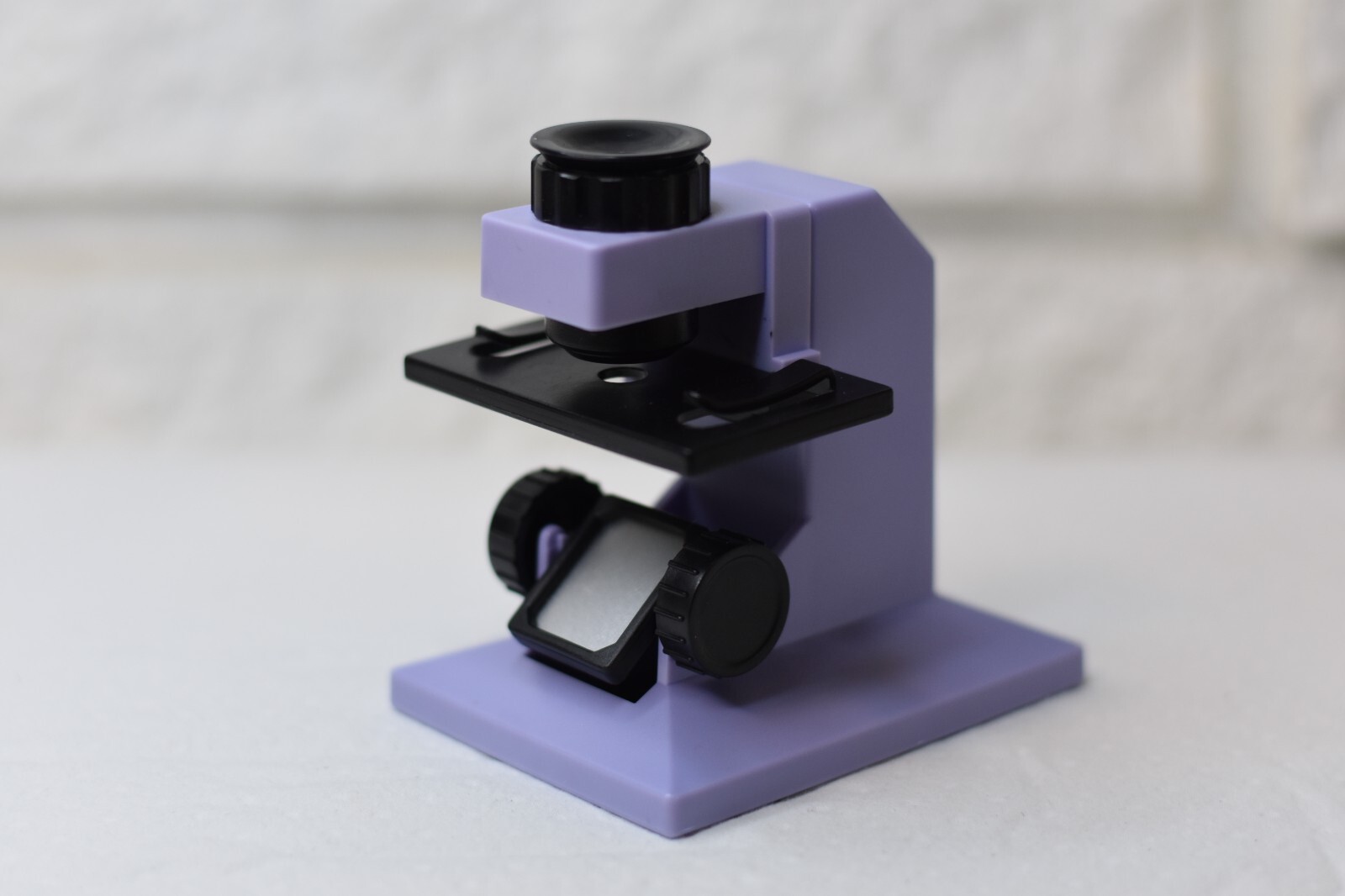 Carolina Biological Student Mini Microscope 30xMagnification TripleLens