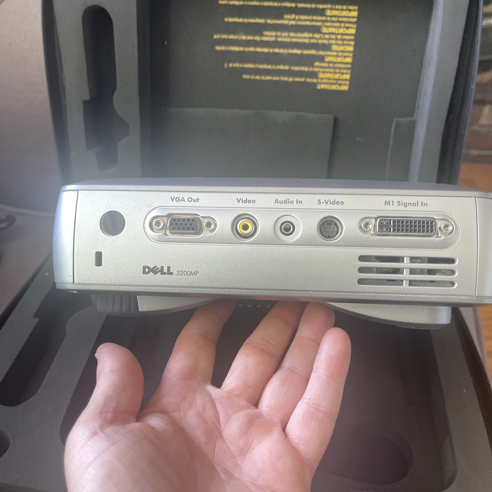 Dell 3200MP DLP Front Projector No Remote in Original Dell Case - Cords Manual