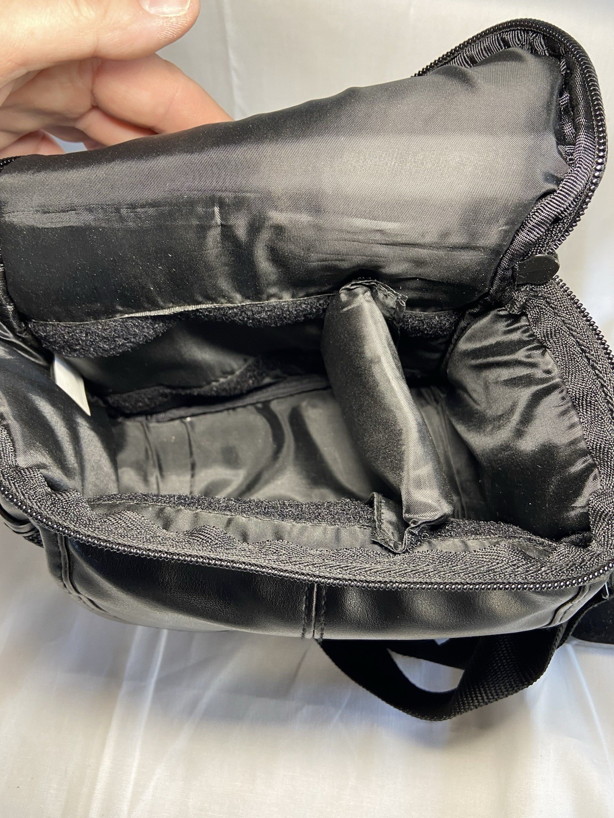 Icon C Black Synthetic Leather Camera Bag Padded Strap Compartments