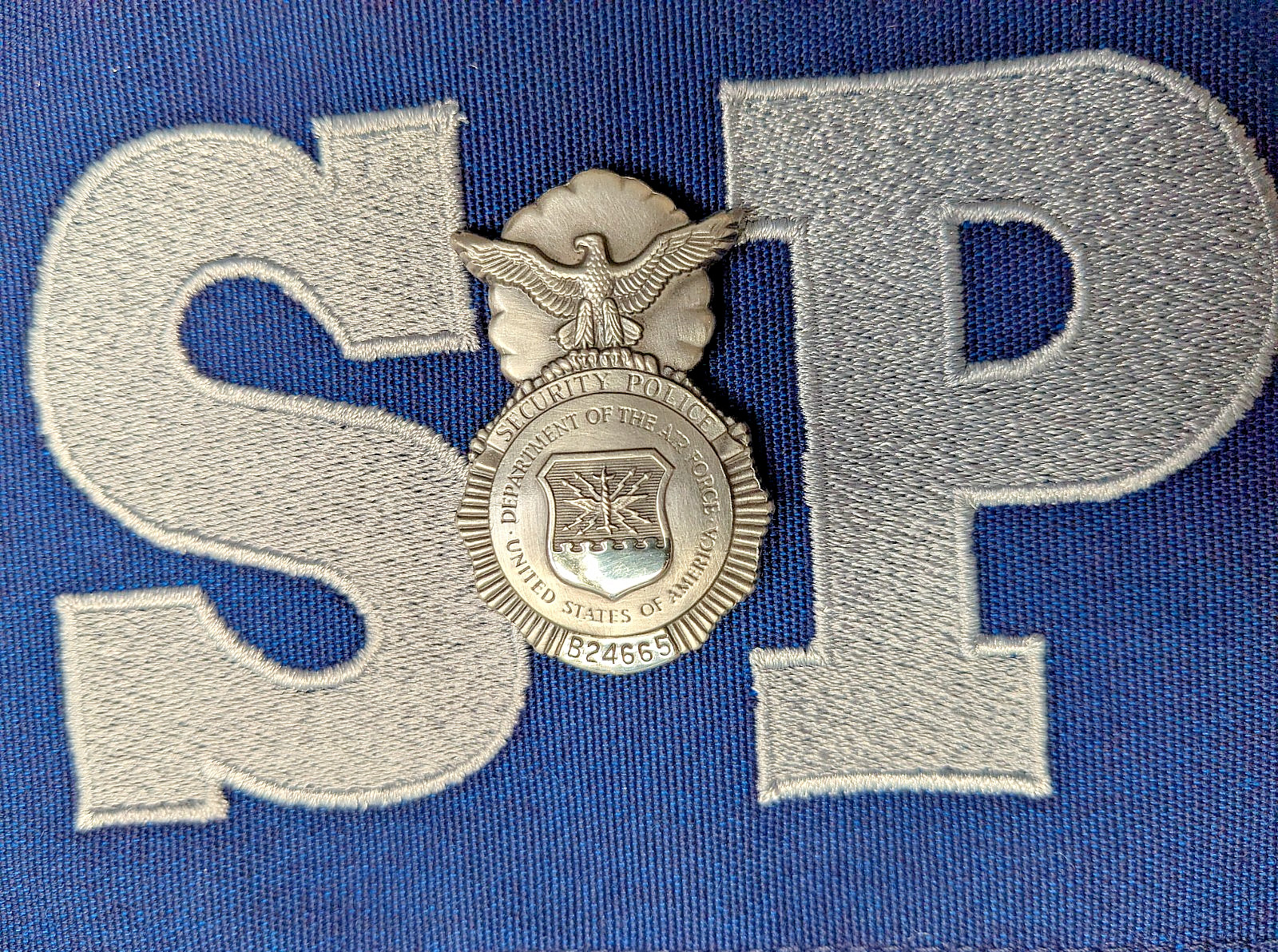 Vintage Small Size USAF United States Air Force Security Police Pinback Badge