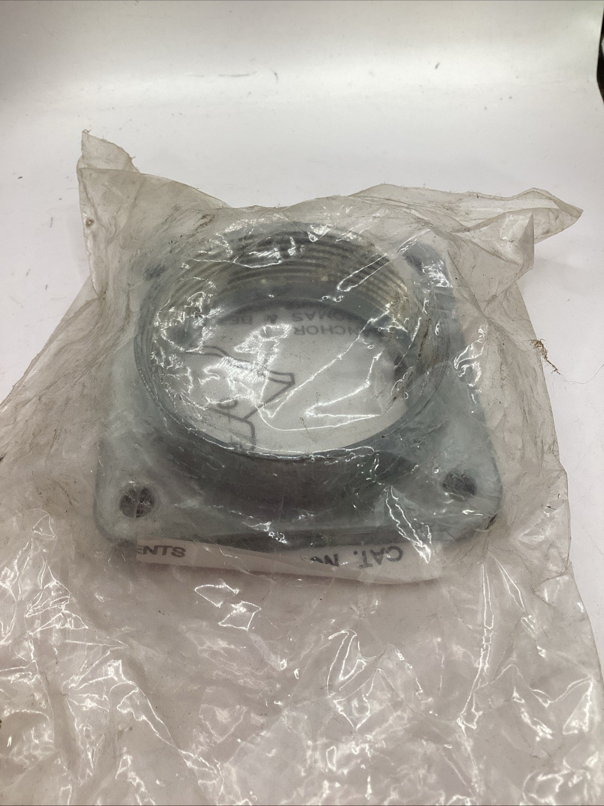 New Anchor Thomas & Betts H4 Hub Plate 2"⚪️