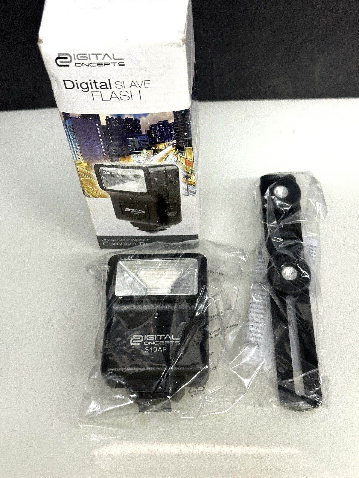 Digital Concepts Digital Slave Camera Flash 319AF New For Canon DSLR & Bracket