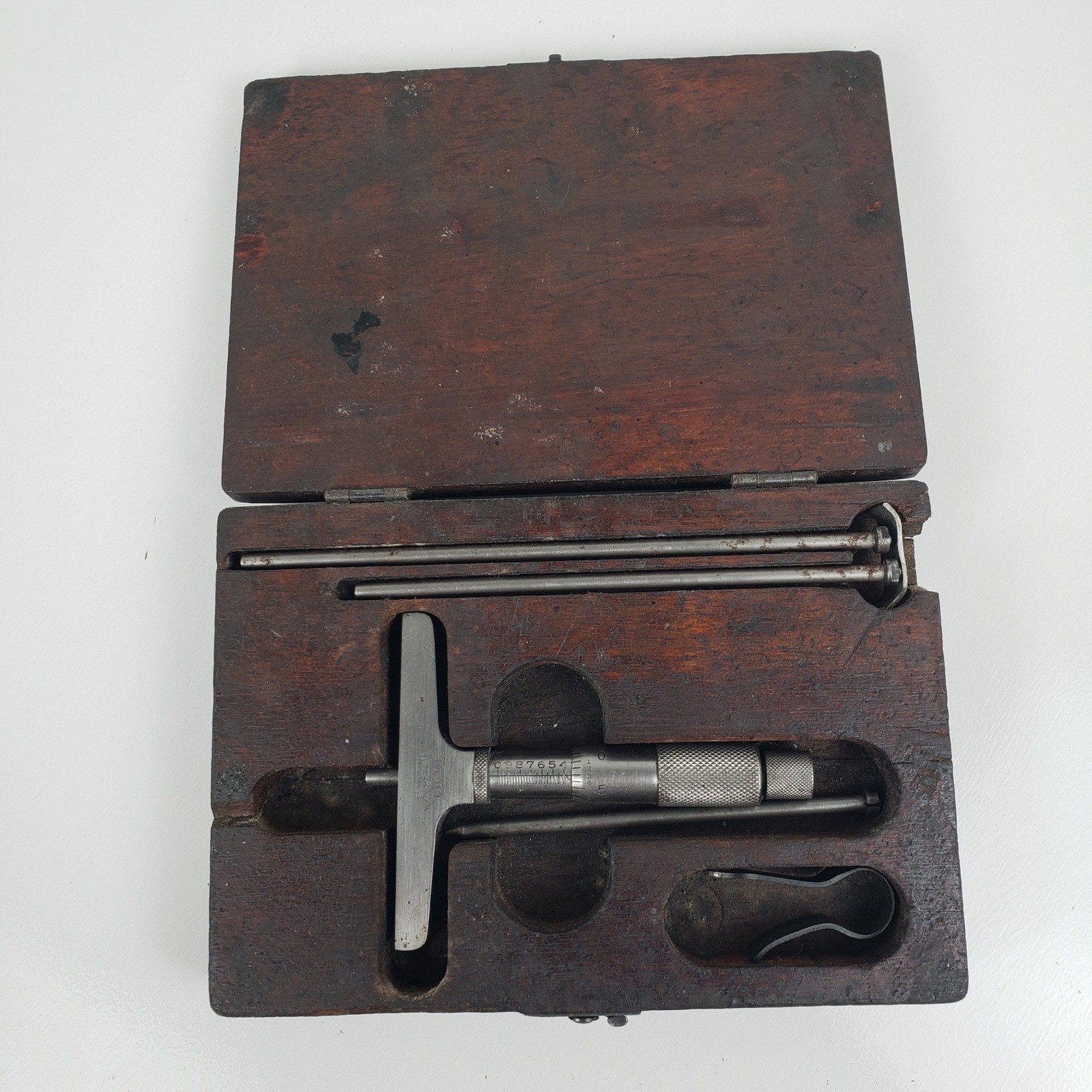 Vintage Lufkin Rule Co No 513 Depth Micrometer Set with Rods in Wood Case