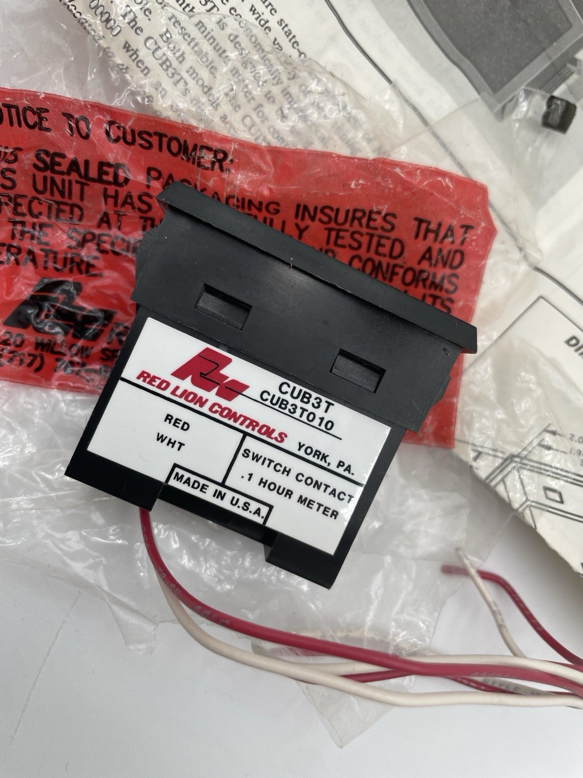 RED LION CONTROLS CUB3T010 SWITCH CONTACT HOUR METER