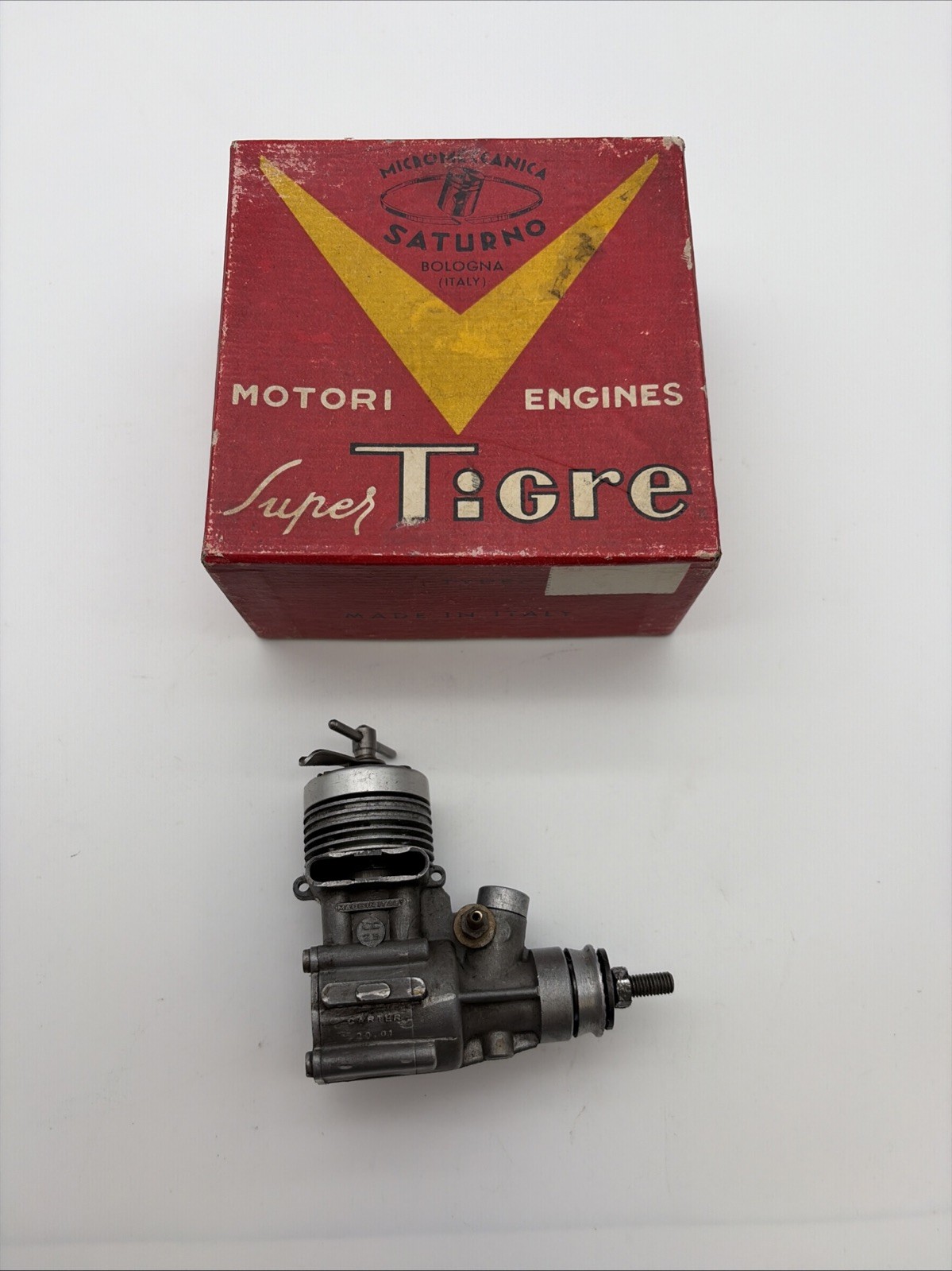 1965 Super Tigre G20 .15 - 2.5cc Diesel model airplane engine made in Italy M11