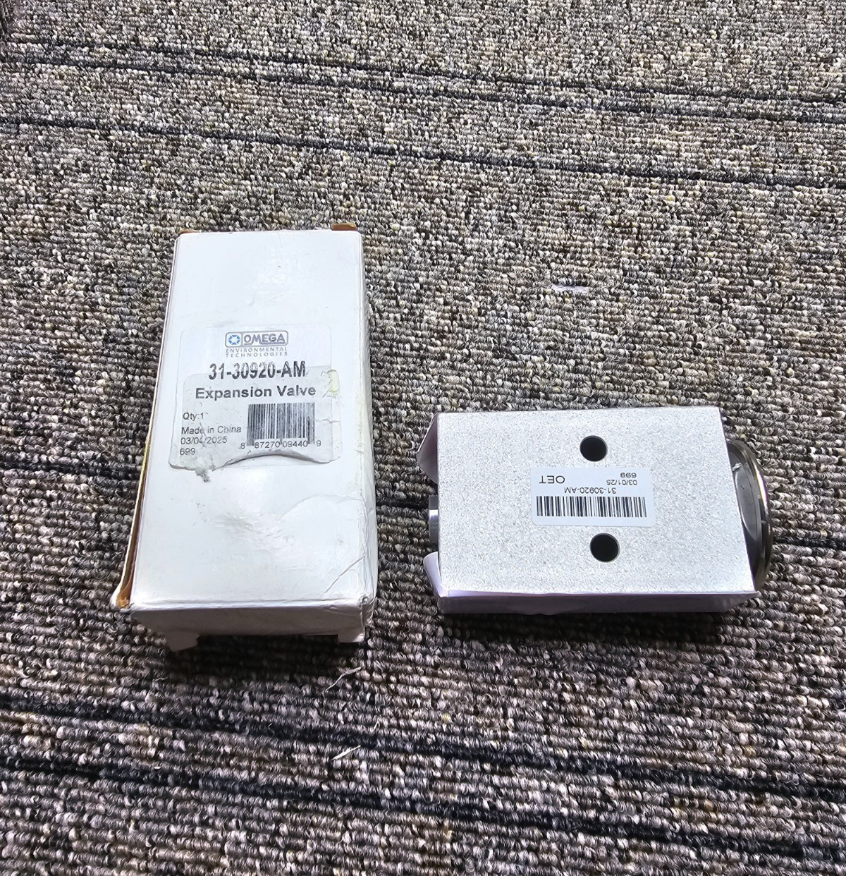 Omega 31-30920-AM Expansion Valve Block 2.5T, 3/8" Inlet, 1/2" Outlet