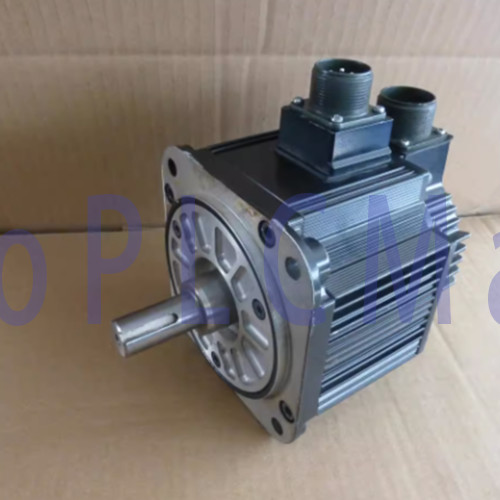 NEW YASKAWA SGMG-05A2AC Servo Motor~