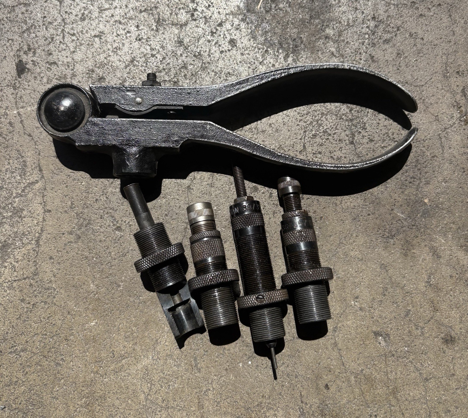Lyman Ideal No. 310 Hand Reloading Kit 38 SP 357 MAG With 4 Die Set