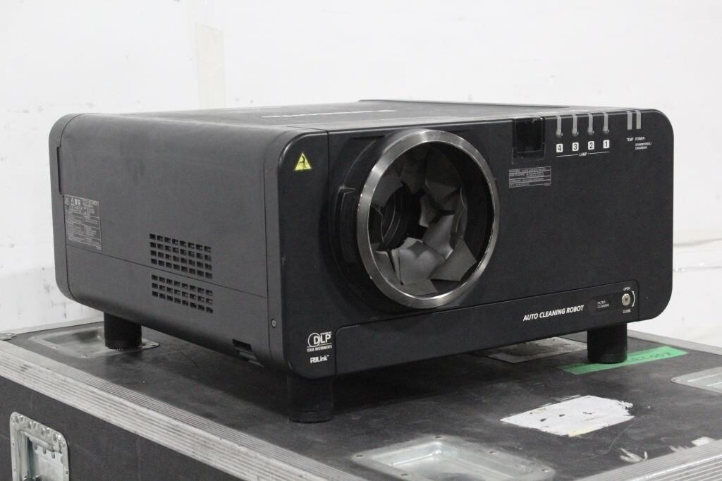 Panasonic PT-D10000U SXGA+ 10,000 Lumens 3 Chip DLP 1400x1050 Lamp Hours 253