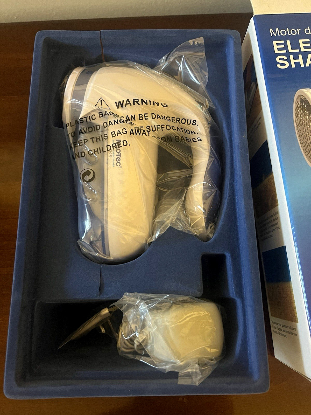 NEO TEC Electric Fabric Shaver XJ-350 Motor Driven White