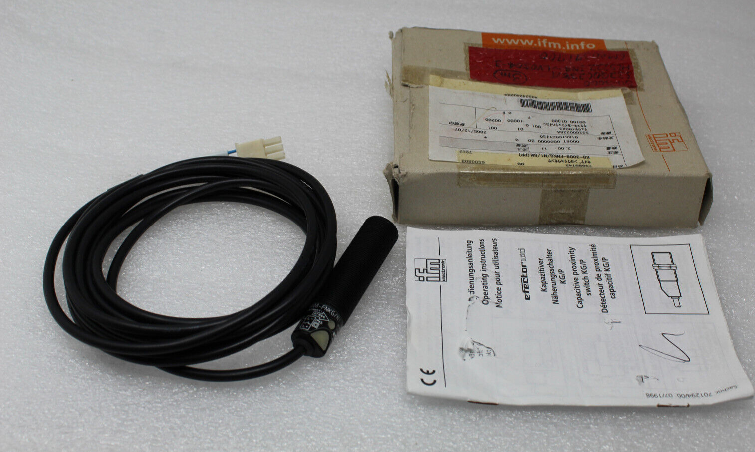 NEW IFM  EFECTOR KG5034 KG-3008-FNKG /NI/5M CAPACITIVE PROXIMITY SWITCHES