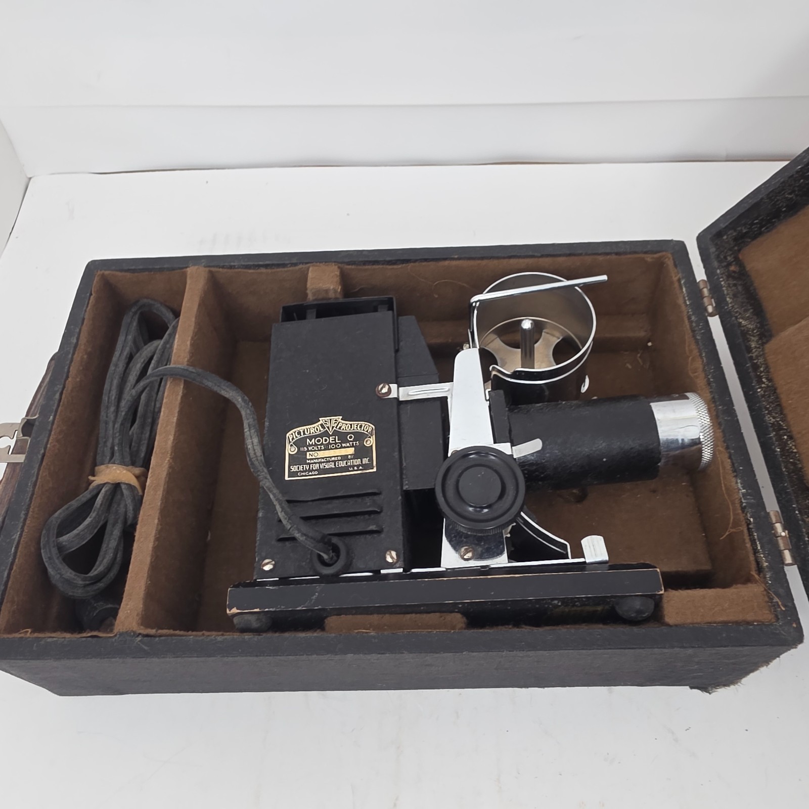 Vintage SVE Picturol Projector Model Q Project Filmstrips or Slides Untested